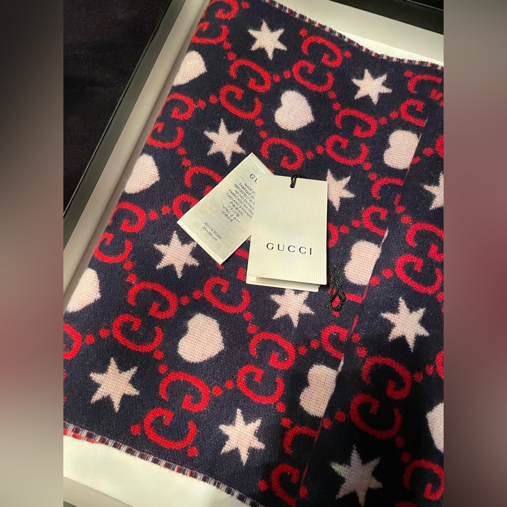 Reversible 100% authentic Gucci scarf.